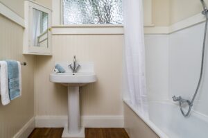 Remodeling a Small Bathroom