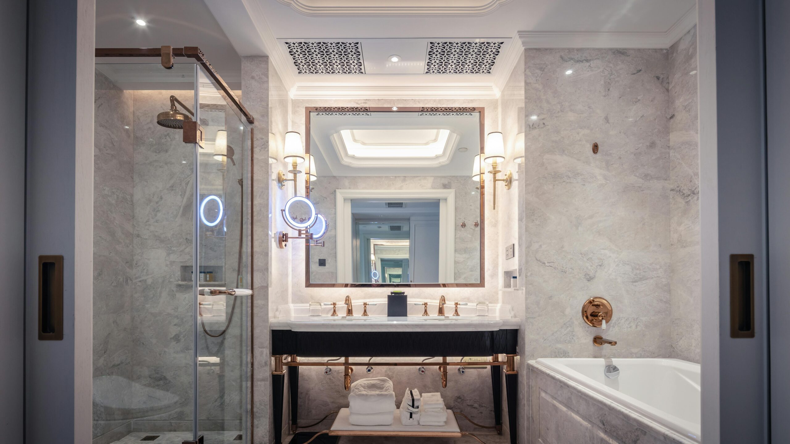 3 Must-Know Tips for Choosing a Bathroom Mirror That Elevates Your Space