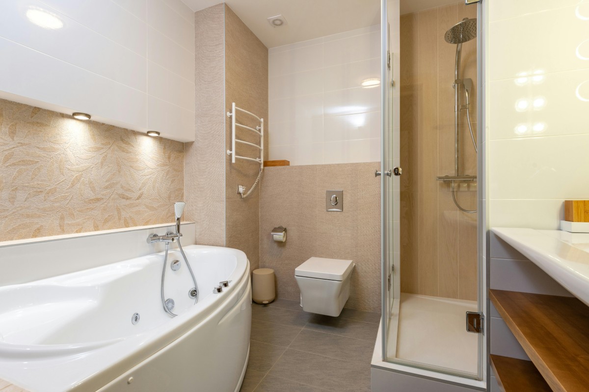 Shower Remodel Options for Parkville Homes - Image 1